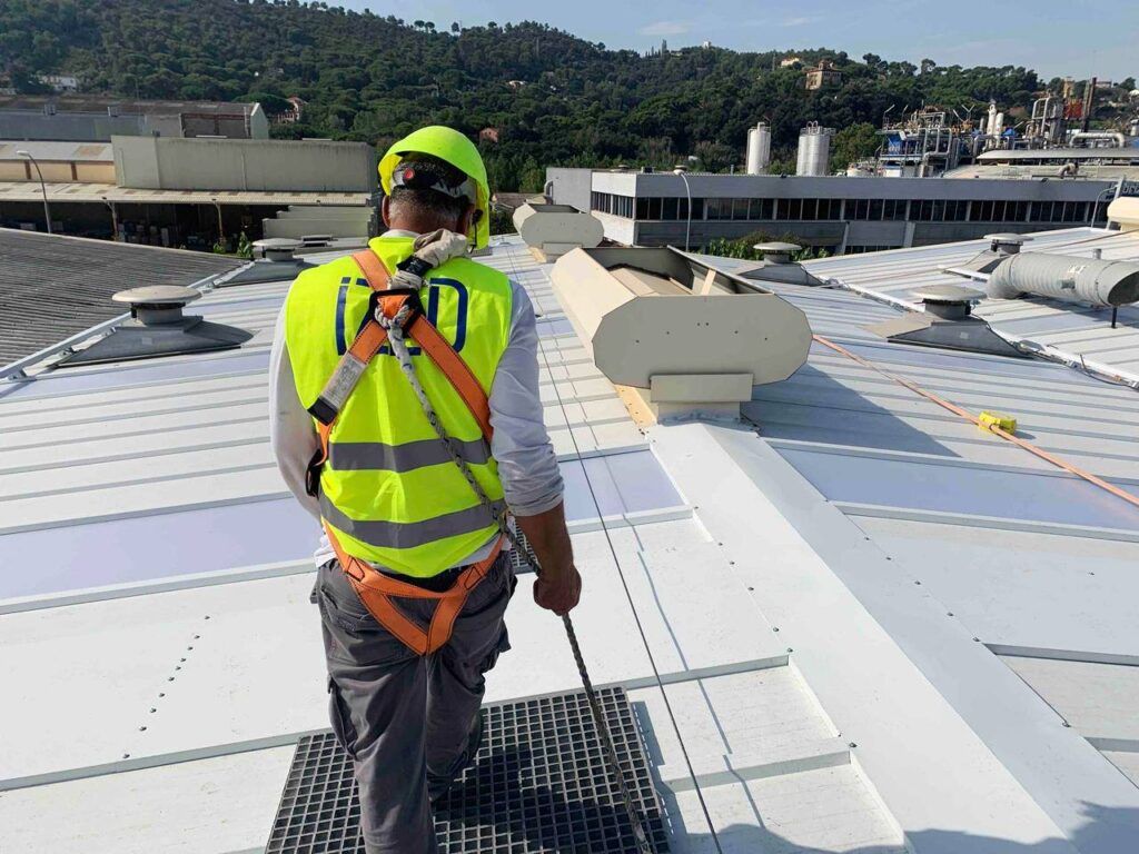 Instalación de sistemas anticaidas