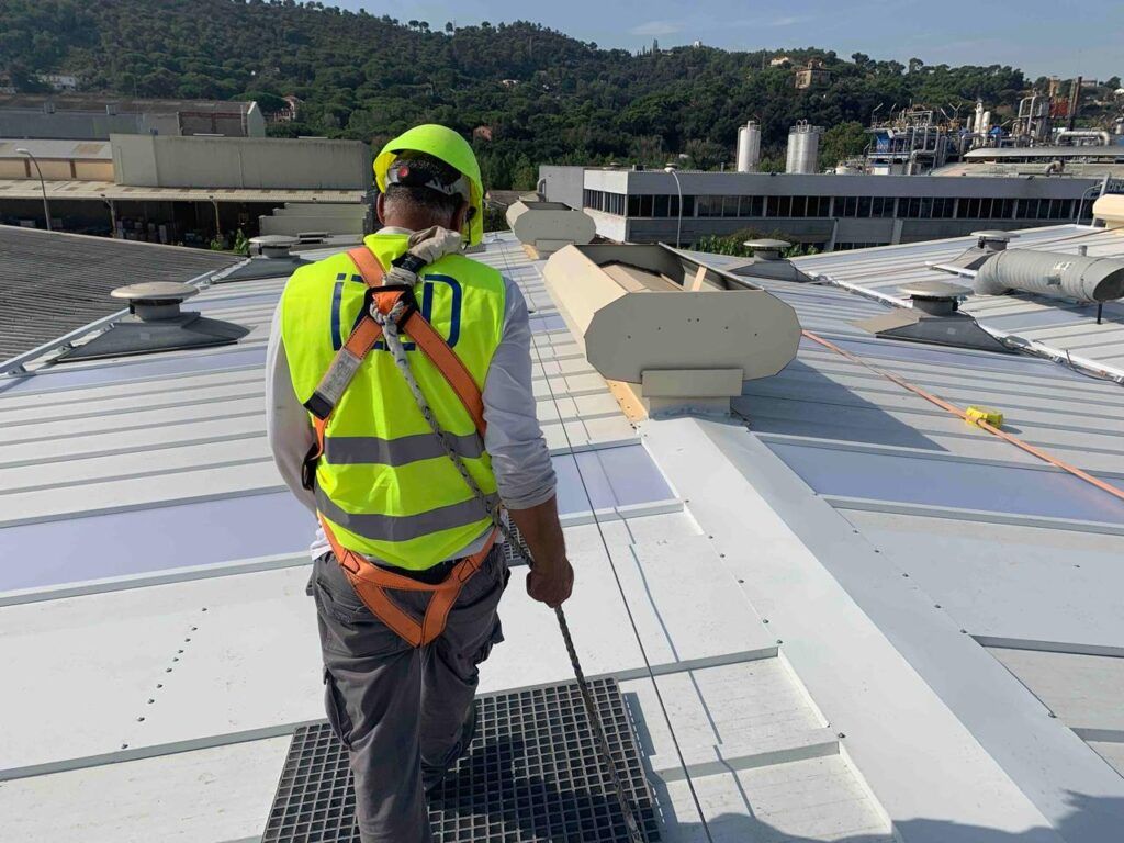 Ized empresa instaladora sistemas anticaidas Luxtop